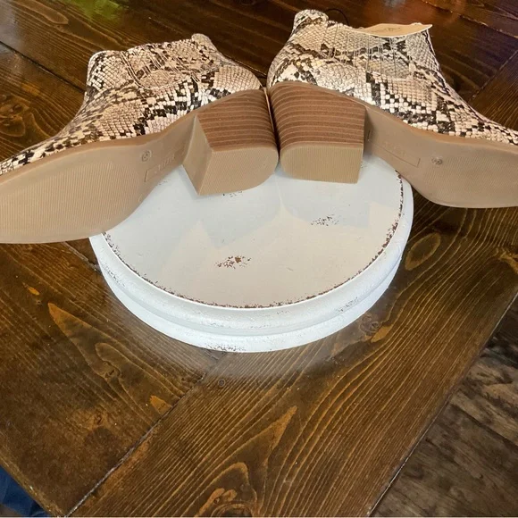 NWT A.N.A. Snakeskin Ankle Boots - Picture 7 of 11